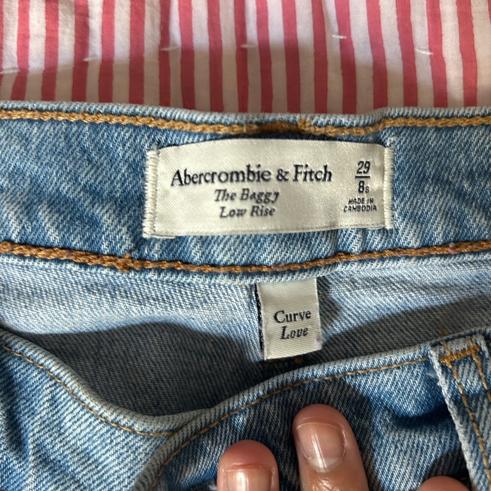 Abercrombie and Fitch baggy curve love jeans low rise - Picture 2 of 4